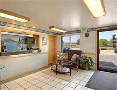 Super 8 Sheridan Interior foto